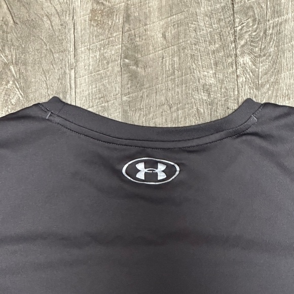 Women’s Under Armour XS 0 - 2 Short Sleeve T-Shirt Top Tee Grey Gray HeatGear - Picture 6 of 7
